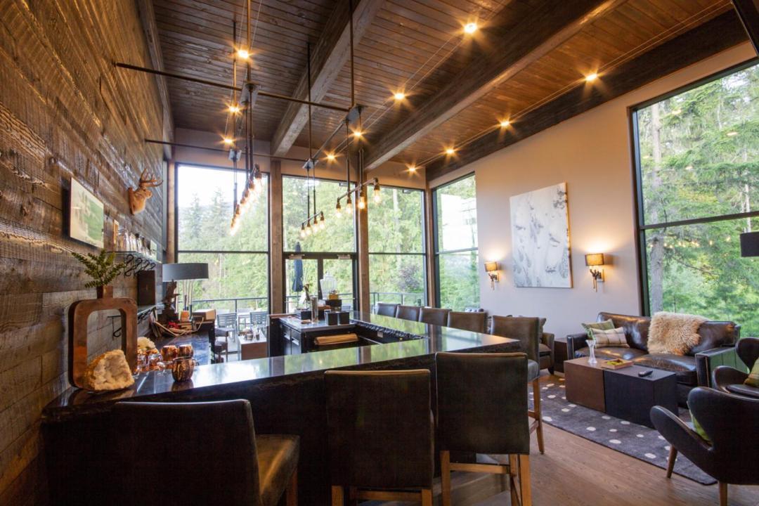 Eagle Pass Lodge Revelstoke Esterno foto