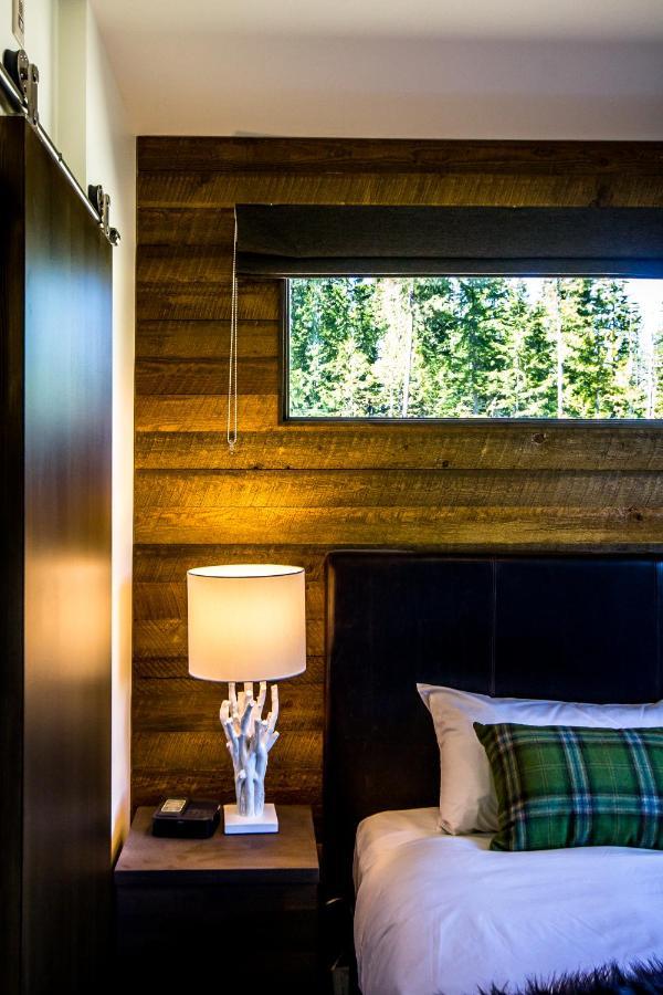Eagle Pass Lodge Revelstoke Esterno foto