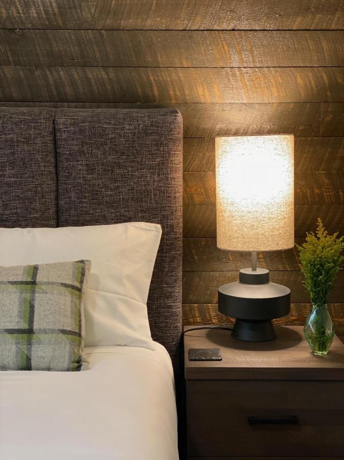 Eagle Pass Lodge Revelstoke Esterno foto