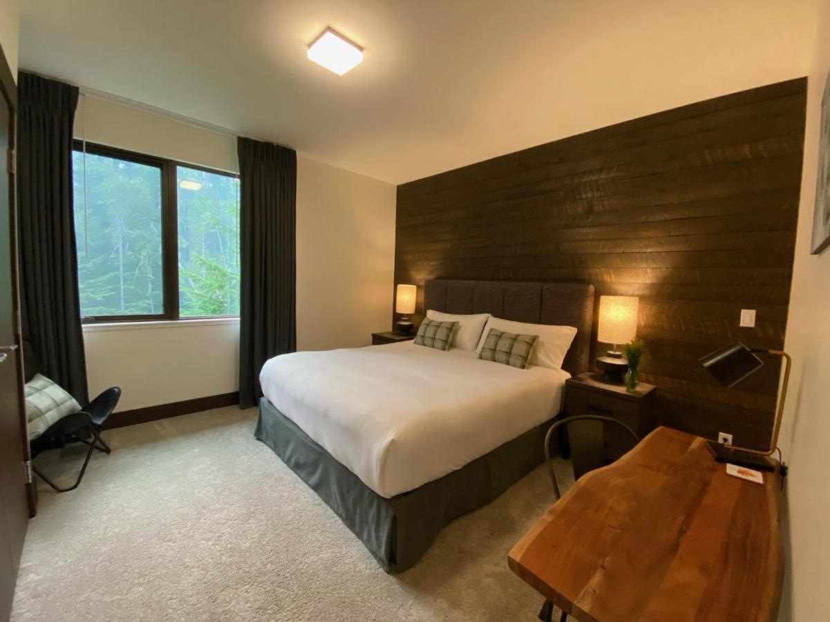 Eagle Pass Lodge Revelstoke Esterno foto